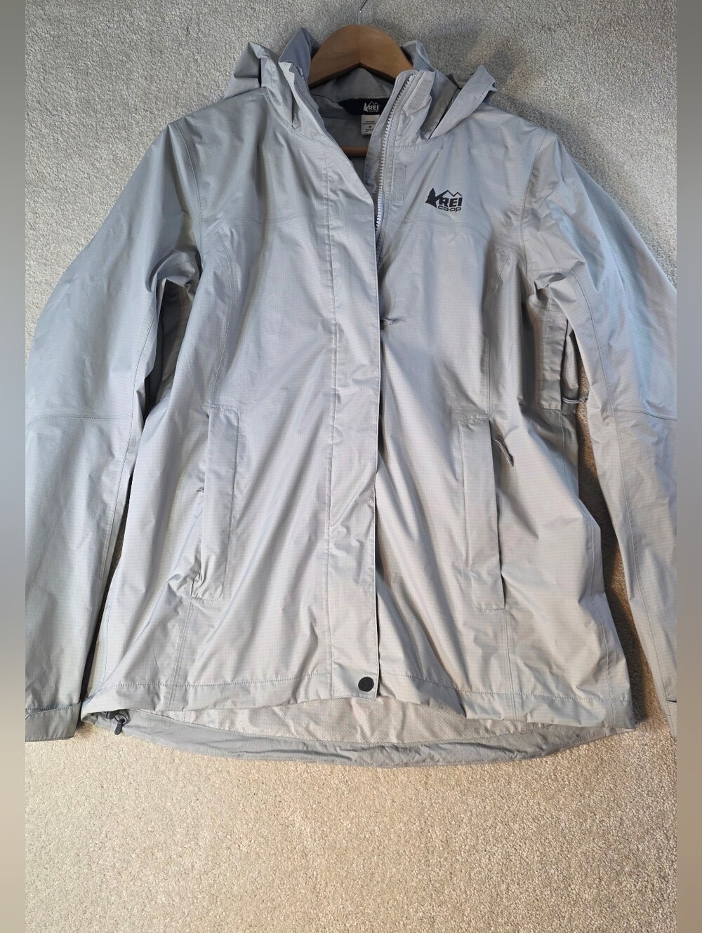REI Co-Op Ranier Rain Jacket Beachstone Gray Windproof Waterproof Womens M